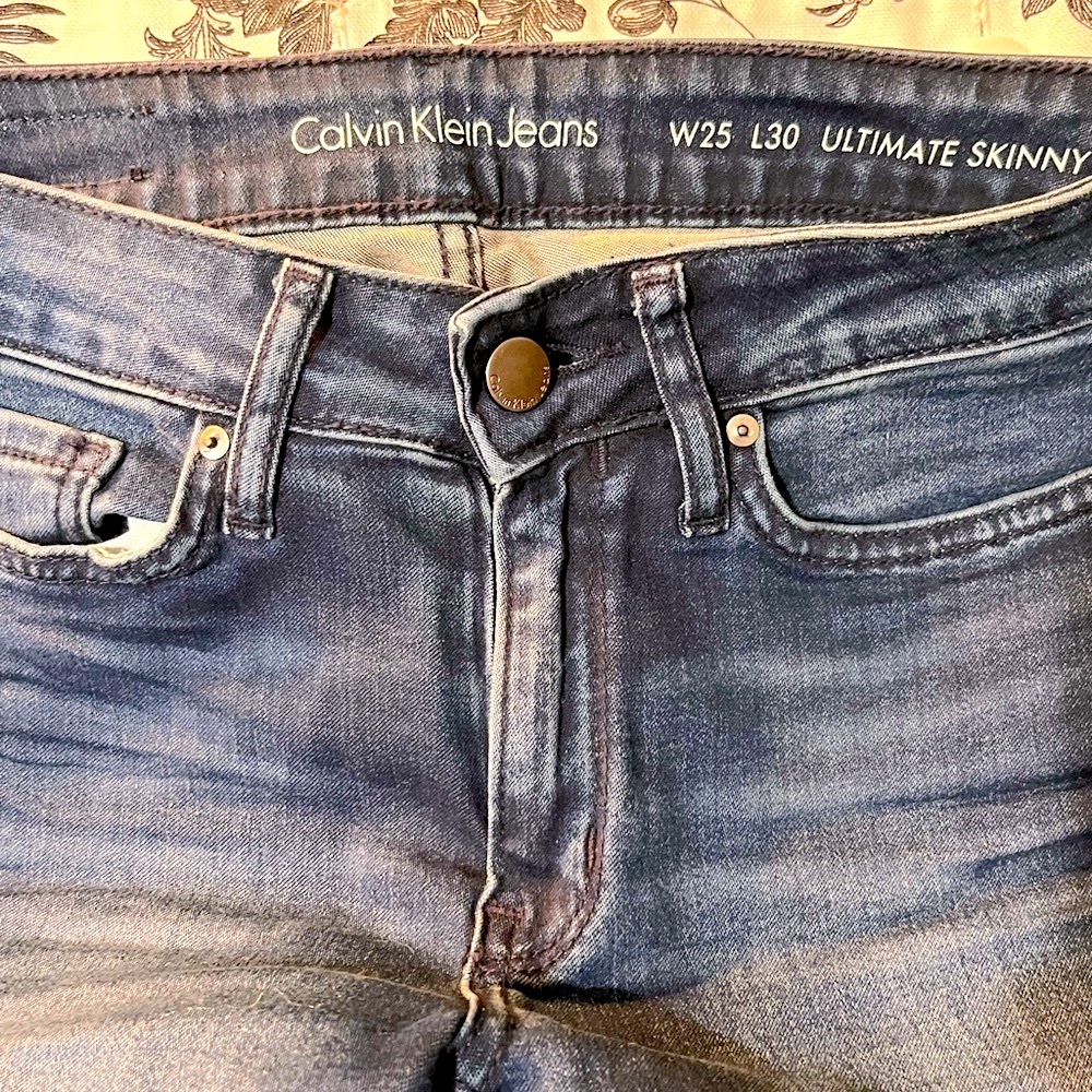 Calvin Klein jeans the ultimate skinny size 25 waist length 30.